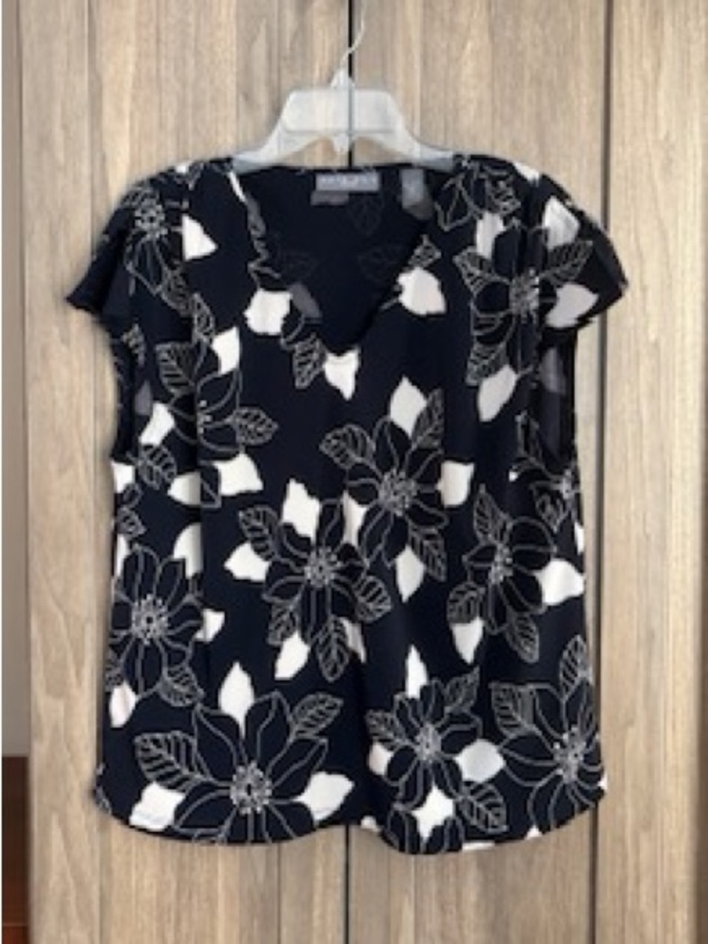 NWOT! Kate Hill Black & Beige Floral Top | 1X